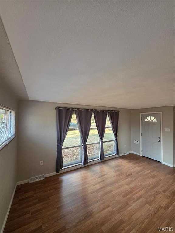 56 Friendly Dr - Photo 2 of 11