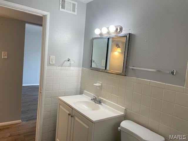 3648 Edmundson Rd #1stFL - Photo 6 of 9