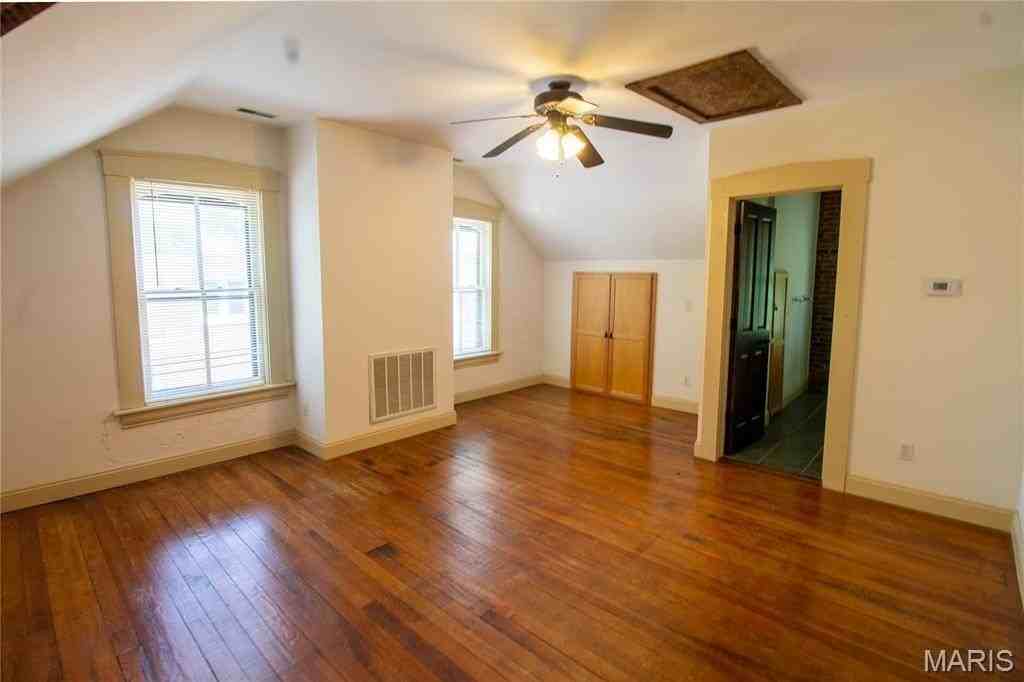 929 N 3rd St #3 - Photo 3 of 11