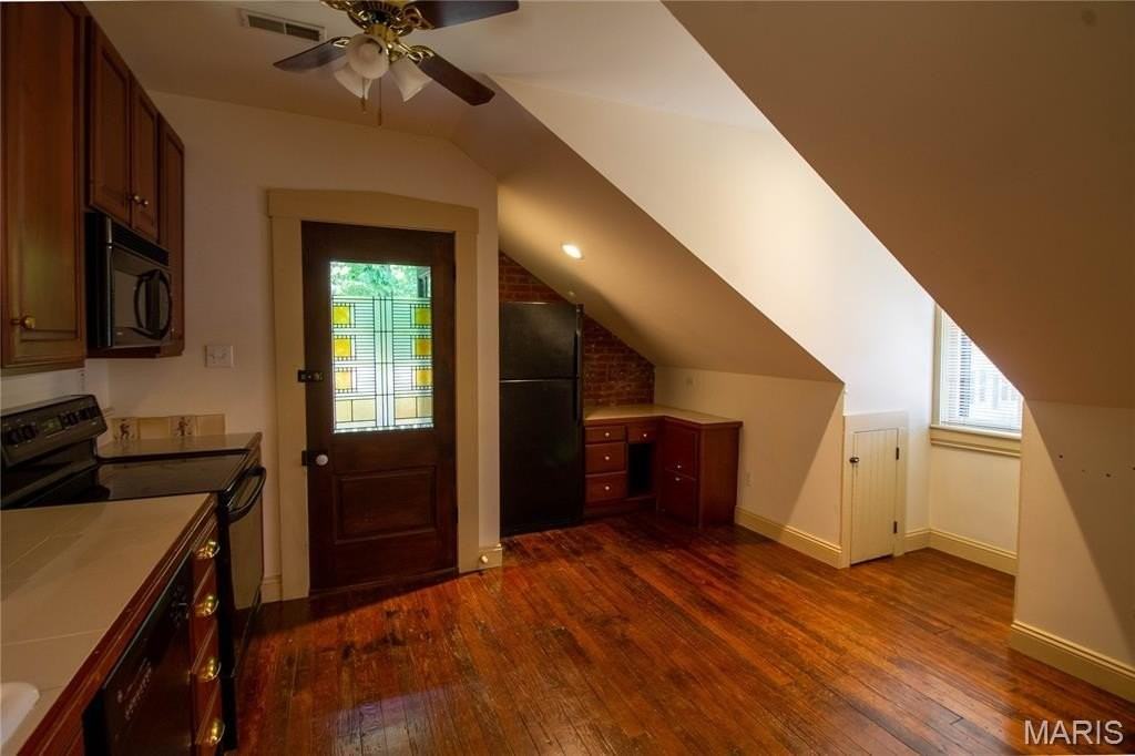 929 N 3rd St #3 - Photo 5 of 11