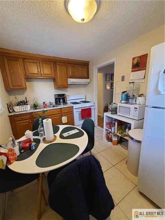 23 Coolidge Ave - Photo 7 of 26