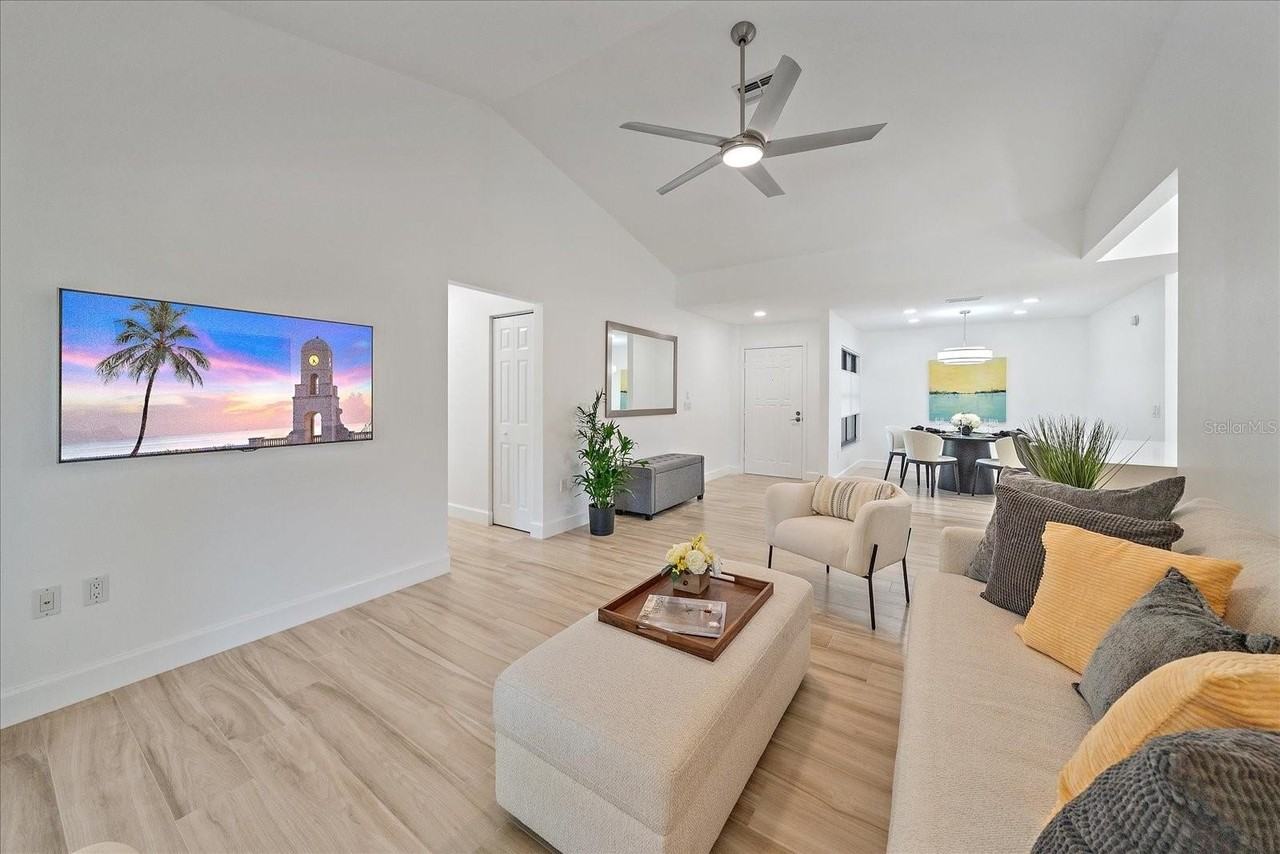 1684 Pintail Way - Photo 4 of 35