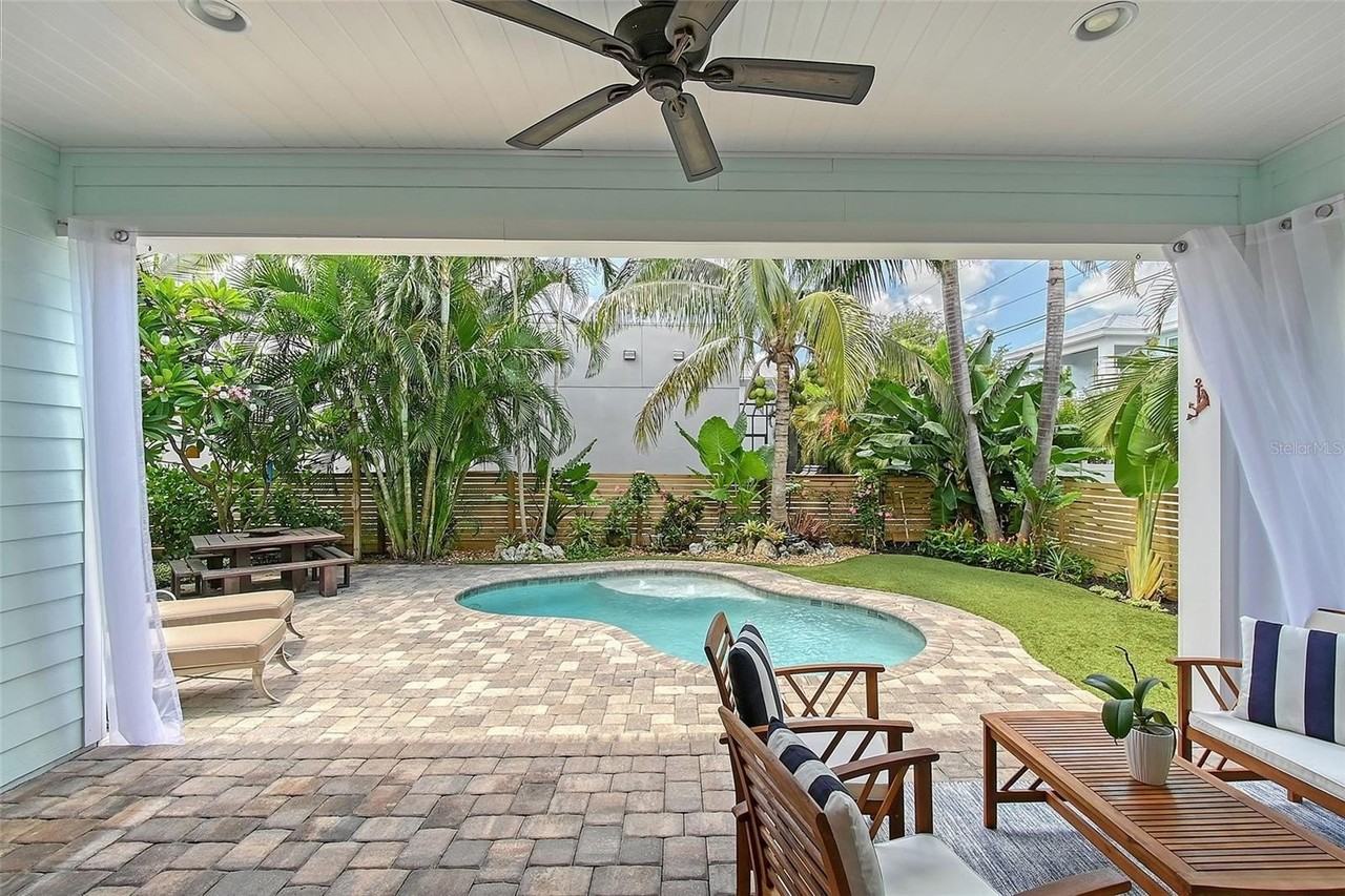 1738 Siesta Dr - Photo 4 of 50