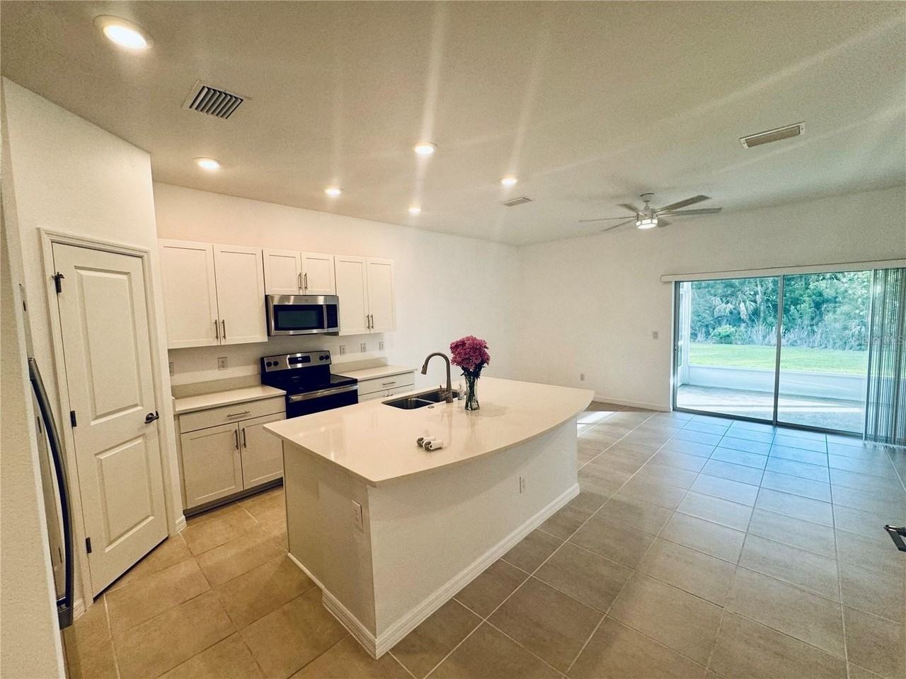 8525 Lunar Skye St - Photo 3 of 17