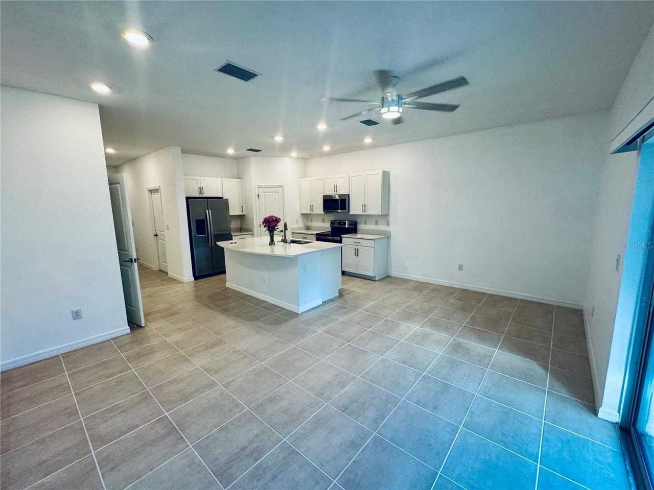 8525 Lunar Skye St - Photo 4 of 17