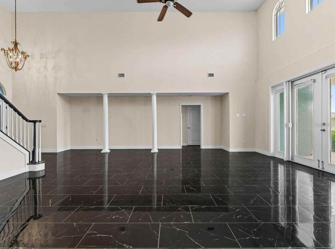 8607 51st Ave W - Photo 6 of 25