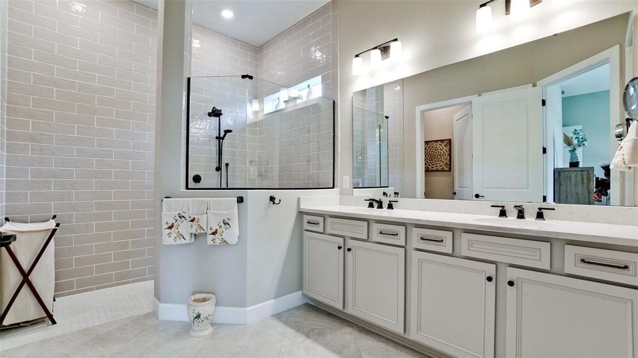 8609 Seascape Cv - Photo 5 of 50