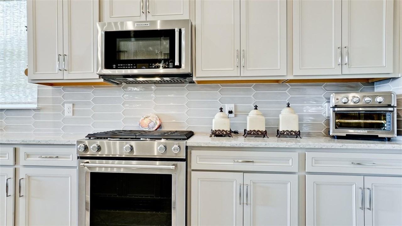 8609 Seascape Cv - Photo 6 of 50