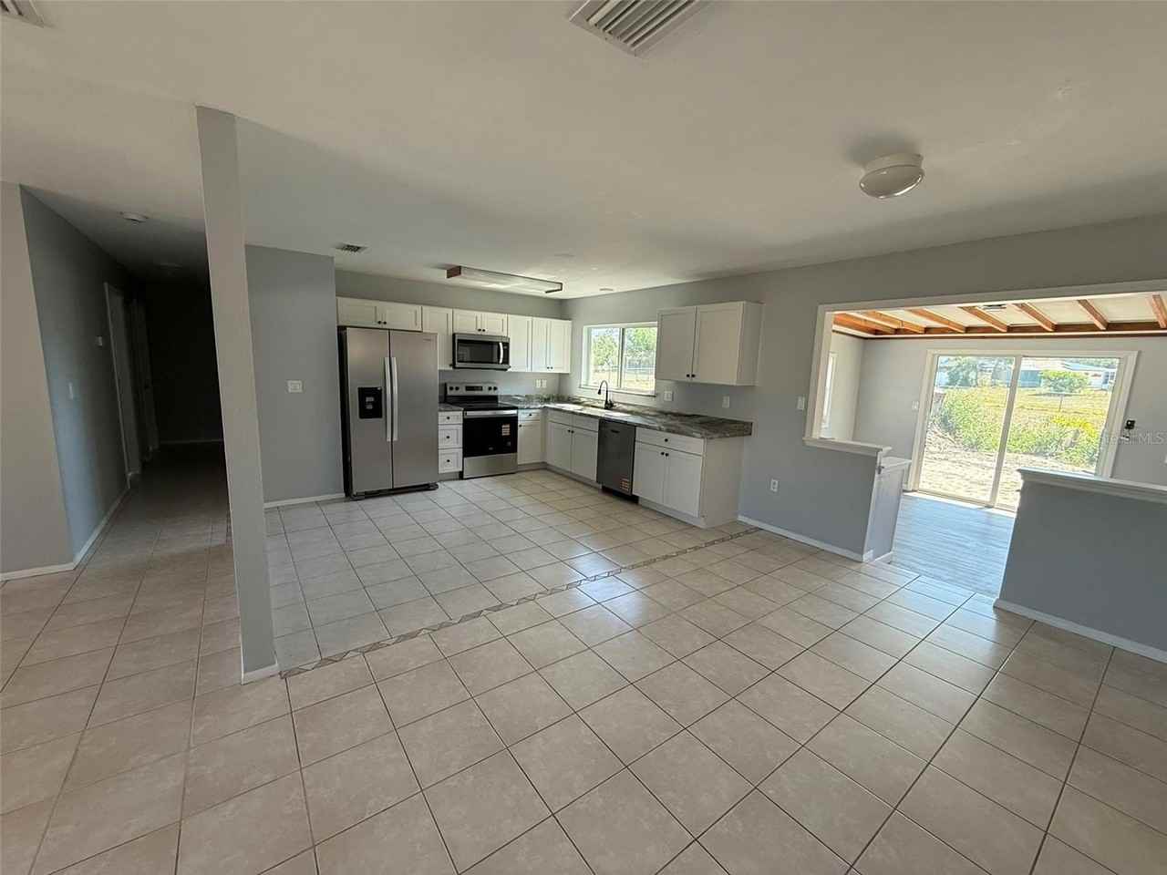3236 Montclair Cir - Photo 7 of 19