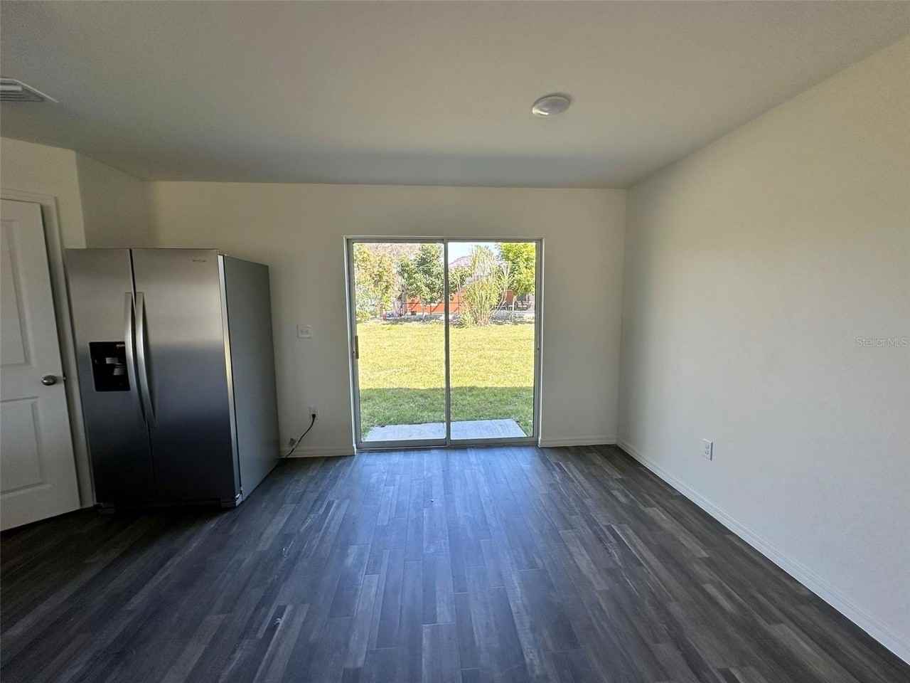 1242 Autumn St - Photo 5 of 19