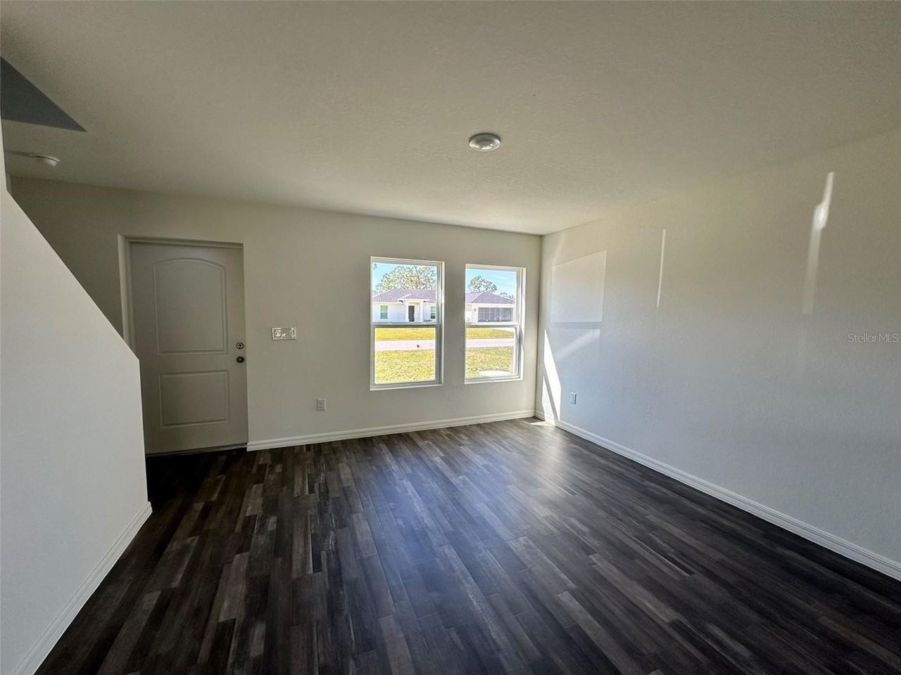 1242 Autumn St - Photo 6 of 19