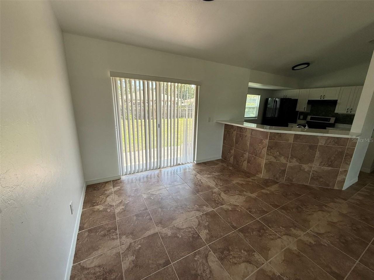 2723 Yacolt Ave - Photo 2 of 11