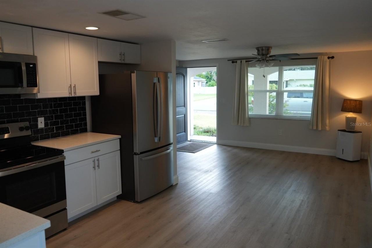 972 Ponderosa Rd - Photo 3 of 9