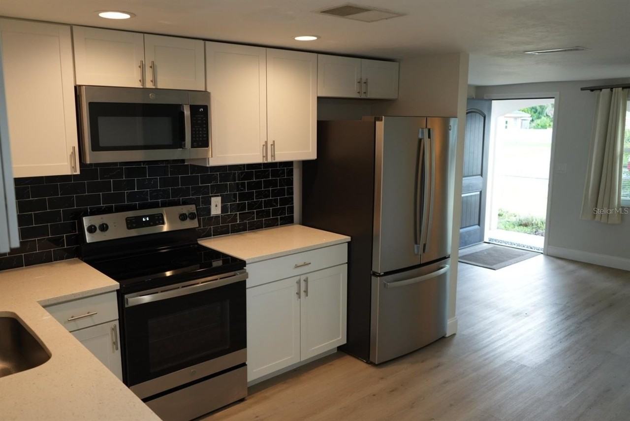 972 Ponderosa Rd - Photo 4 of 9