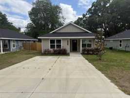 featured image of 13323 Nw 157th Ave