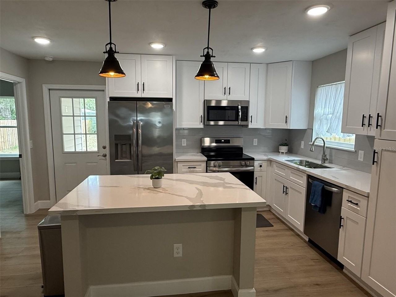 13323 Nw 157th Ave - Photo 2 of 18