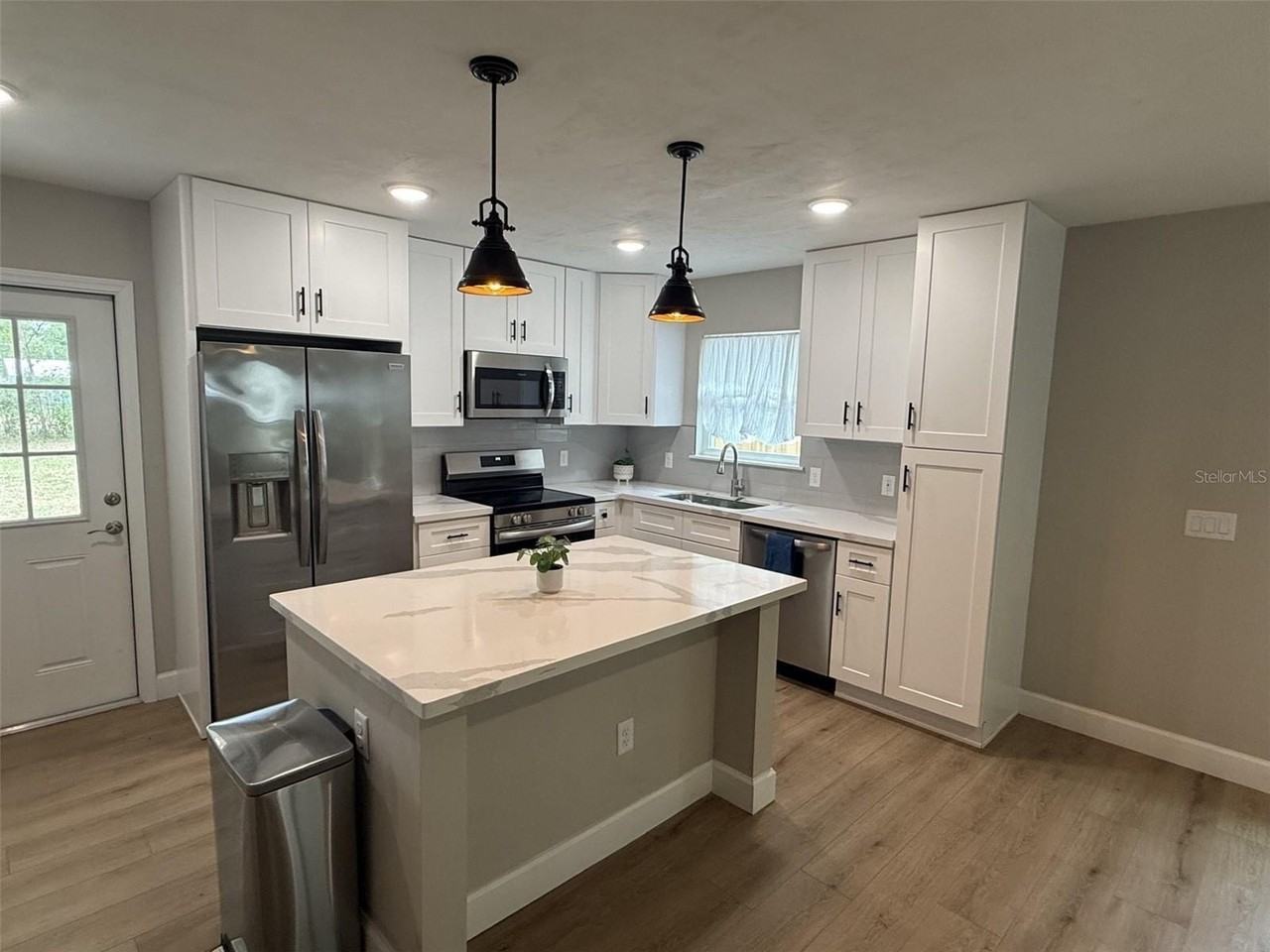 13323 Nw 157th Ave - Photo 3 of 18