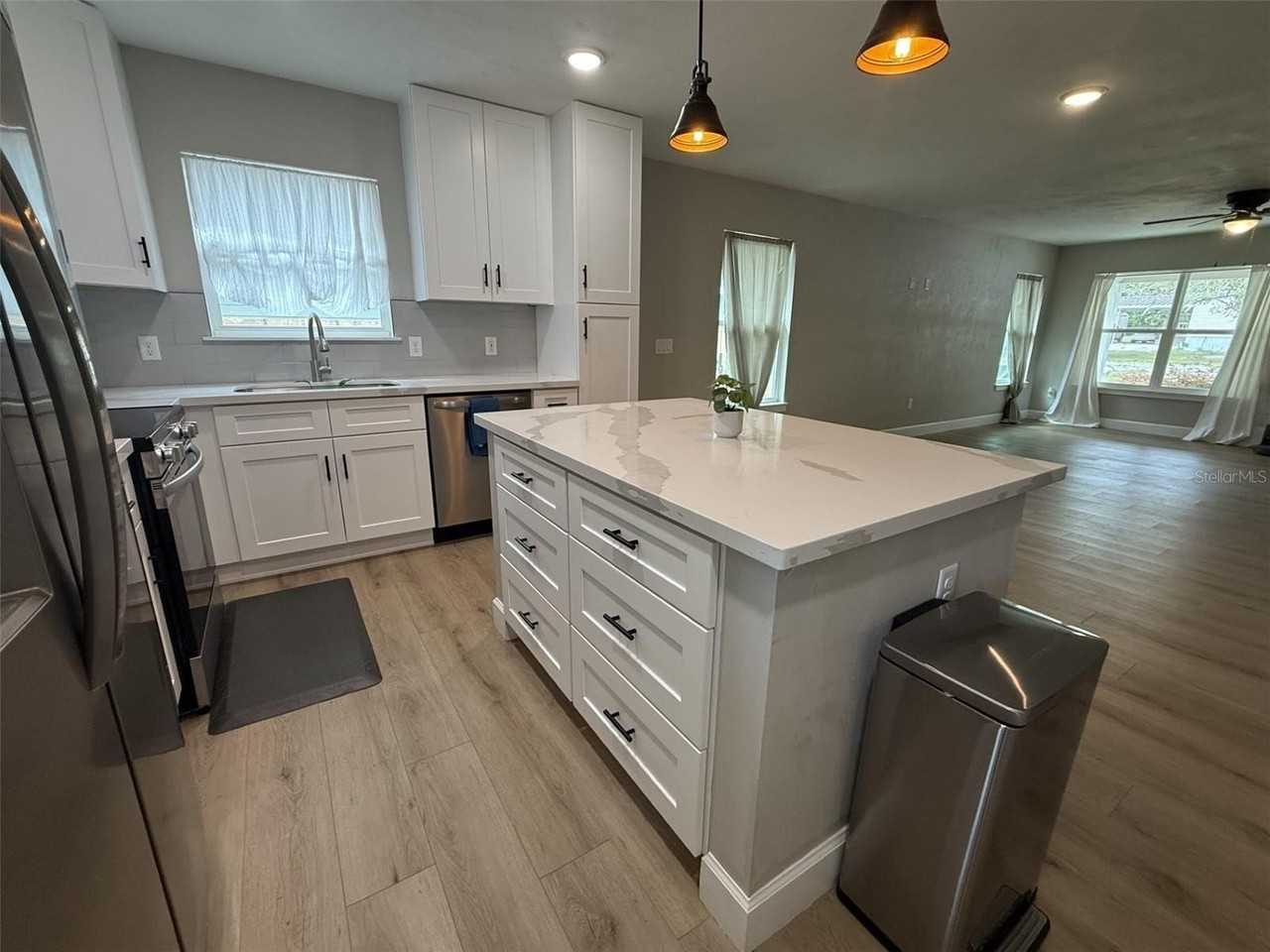 13323 Nw 157th Ave - Photo 4 of 18