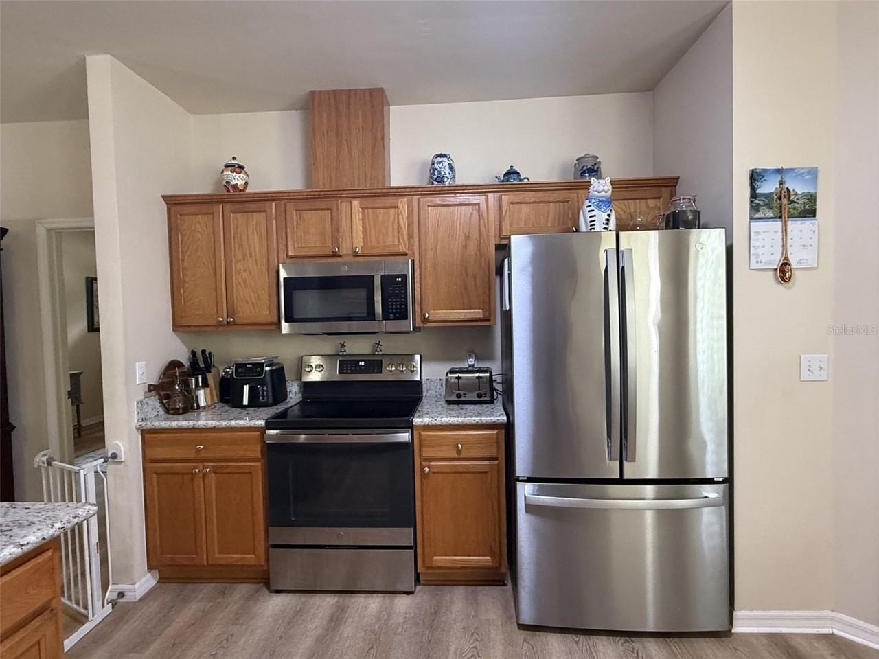 11570 Nw 74th Ter - Photo 4 of 23