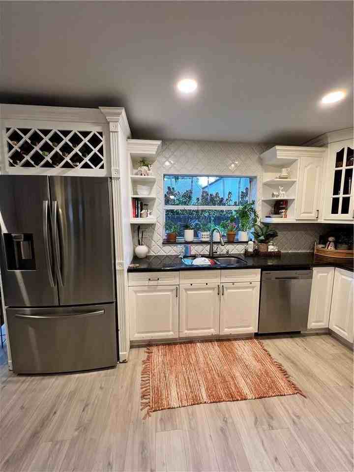 18764 Nw 89th Ct - Photo 7 of 8