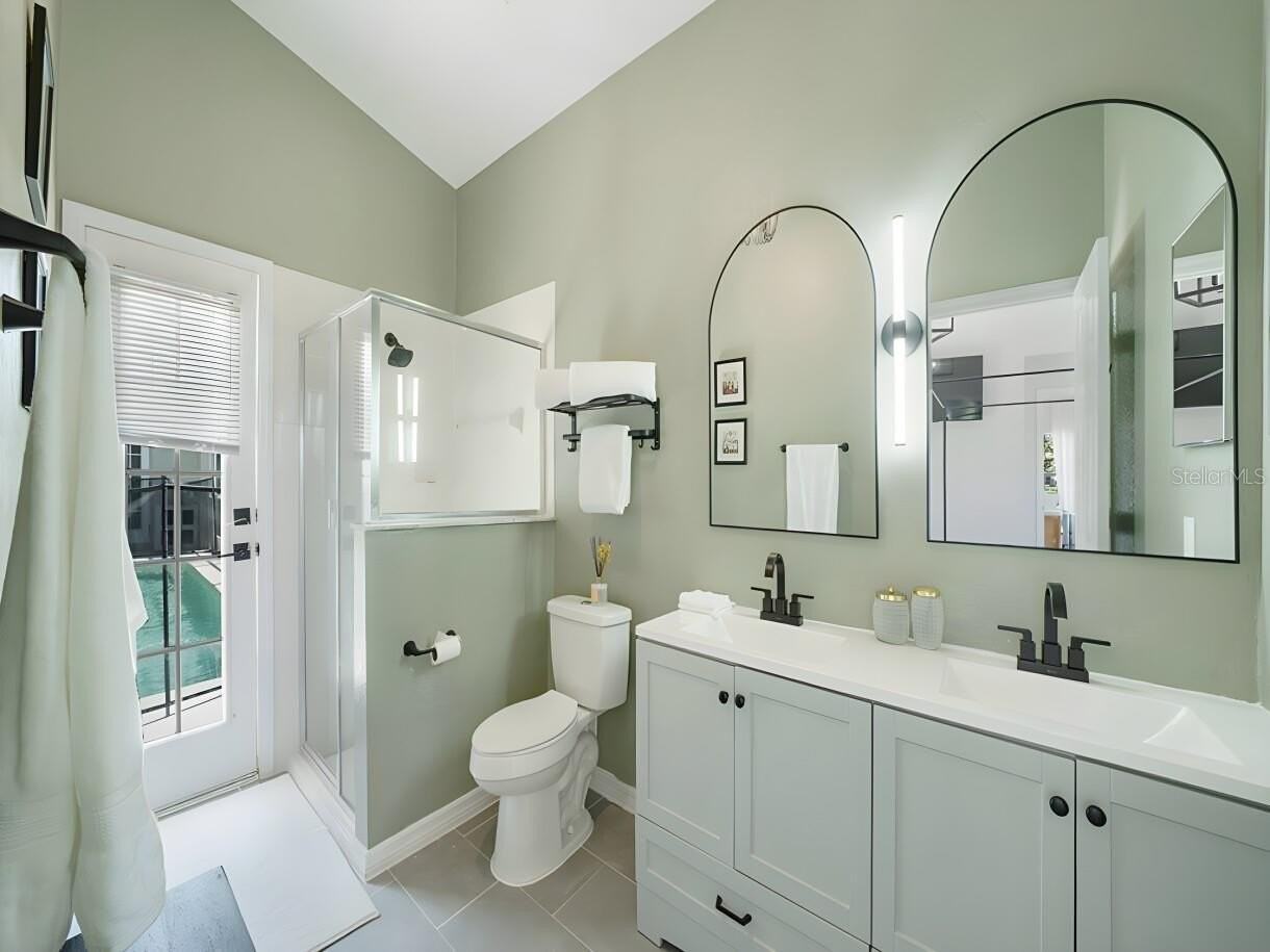 484 Windsor Pl - Photo 4 of 12