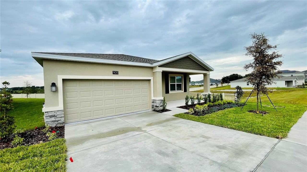 905 Citrus Reserve Blvd - Photo 2 of 39