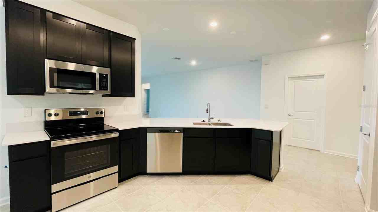 905 Citrus Reserve Blvd - Photo 6 of 39
