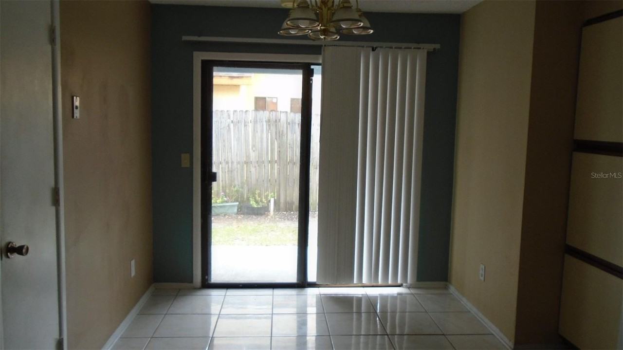 13107 Los Angeles Woods Ln - Photo 5 of 11