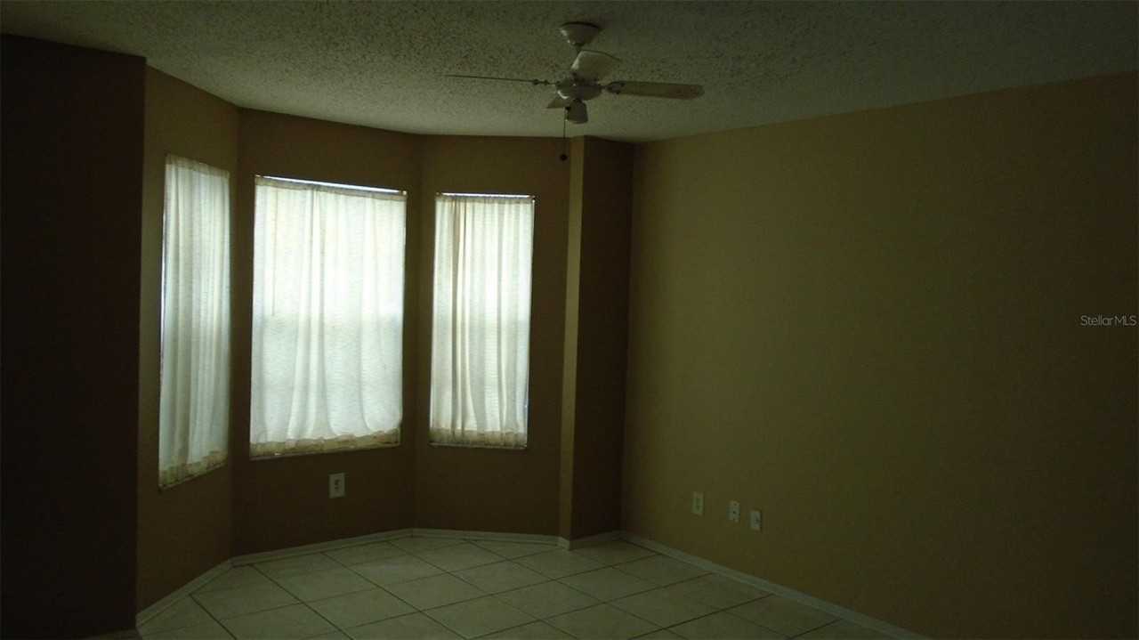 13107 Los Angeles Woods Ln - Photo 6 of 11