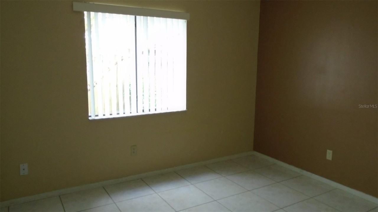13107 Los Angeles Woods Ln - Photo 7 of 11