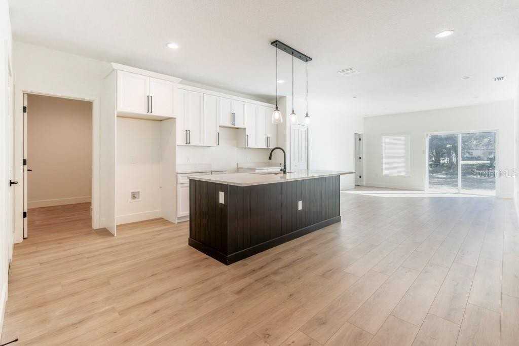 50 W 12th St - Photo 4 of 31