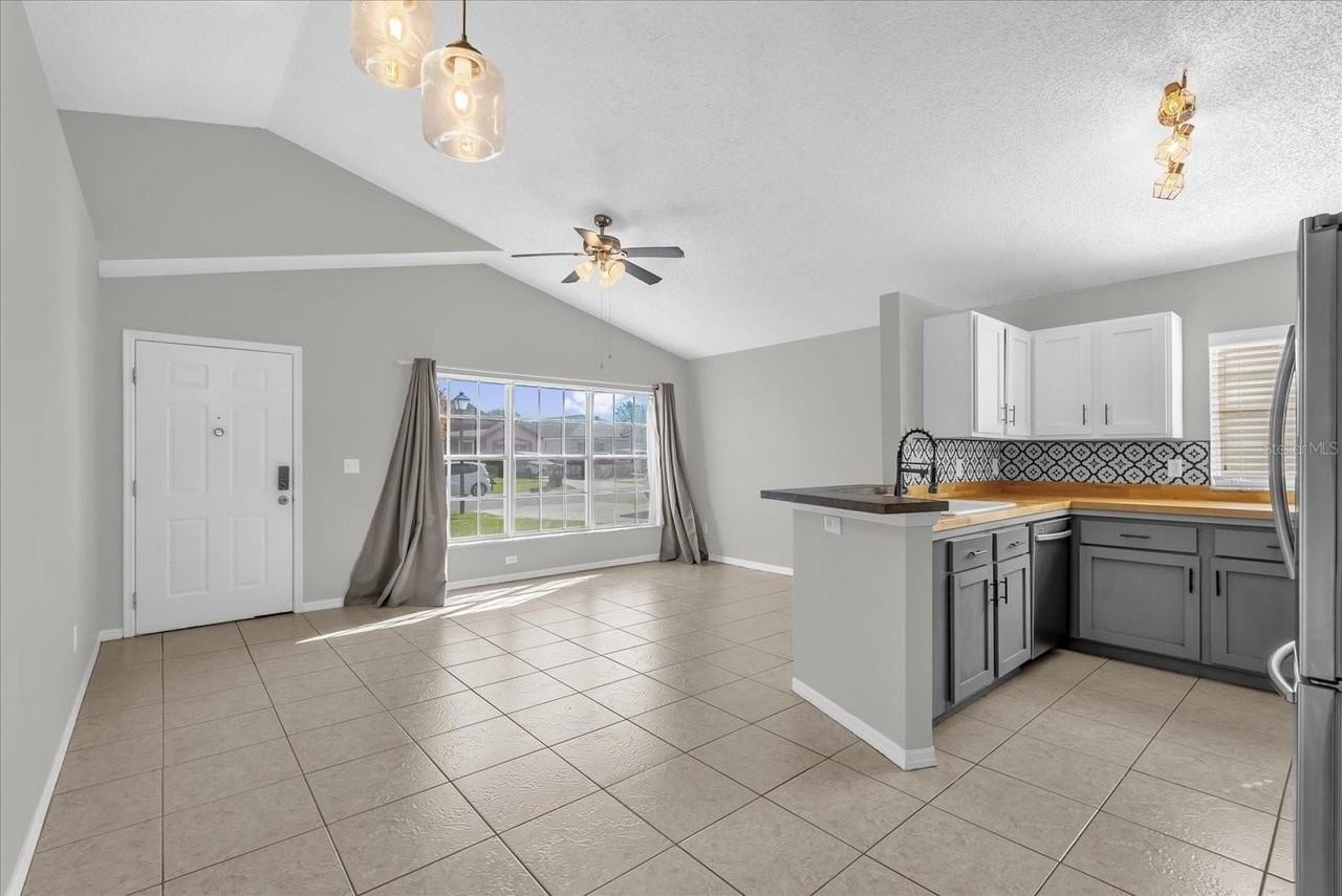 1456 Brookebridge Dr - Photo 3 of 24