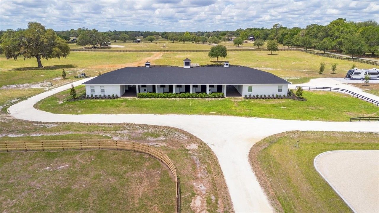 6170 Nw 135th Ave - Photo 6 of 49
