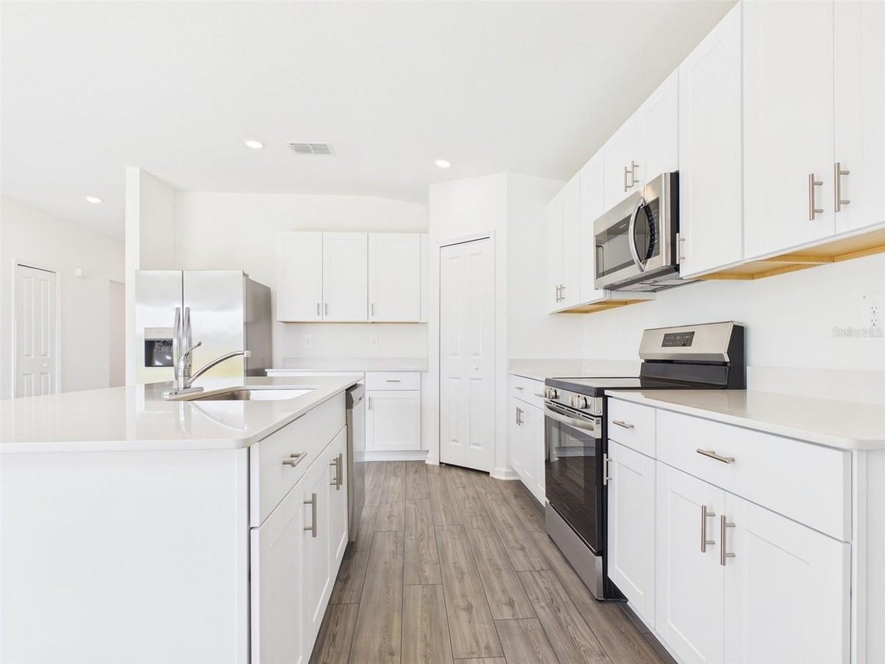 8320 Sw 41st Ter - Photo 3 of 34