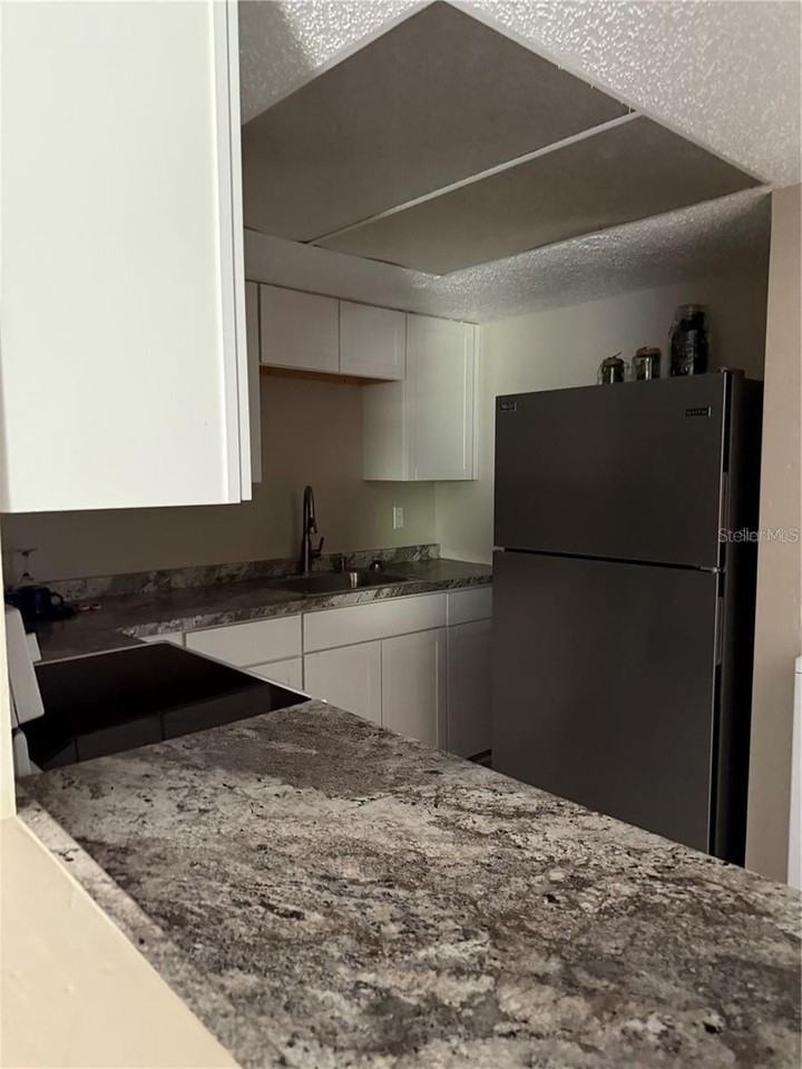 737 Midway Dr #A - Photo 3 of 8