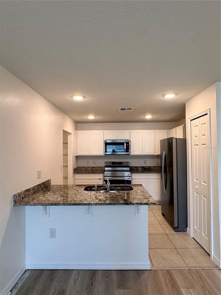 351 Towns Cir - Photo 7 of 26