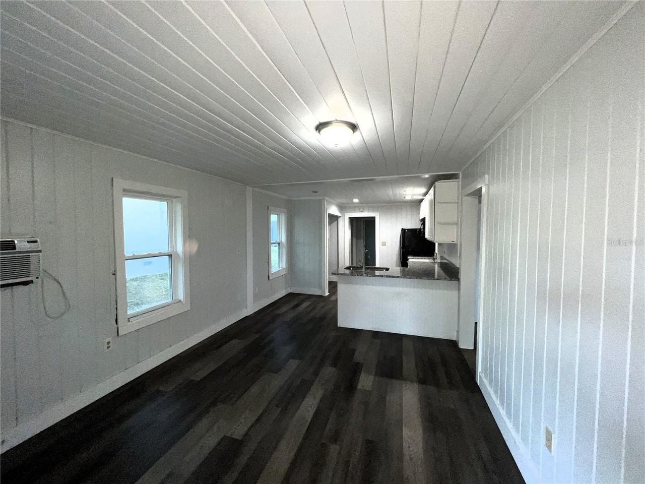 3031 Azalea Ave - Photo 3 of 8
