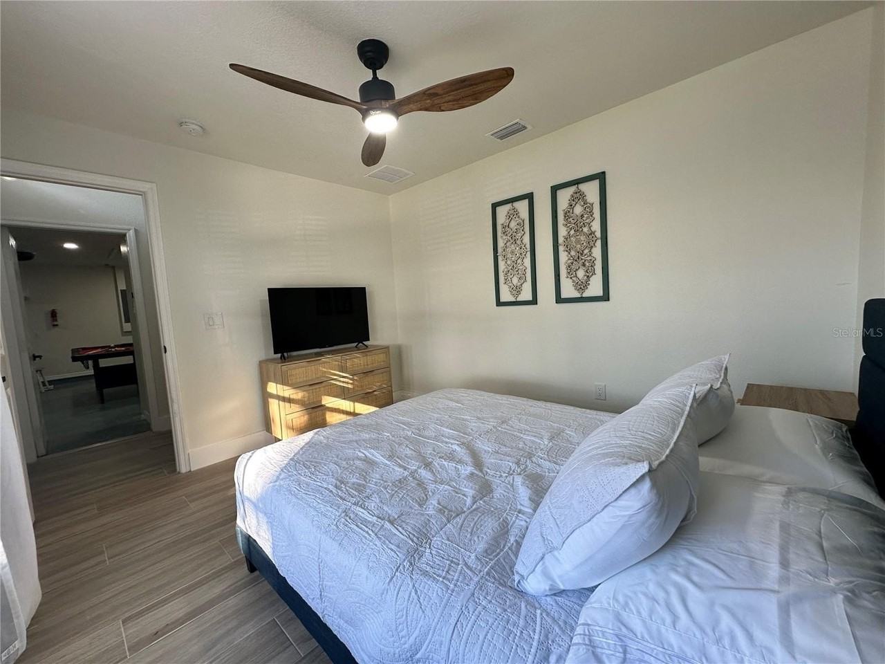 17410 Woodcrest Way - Photo 3 of 40