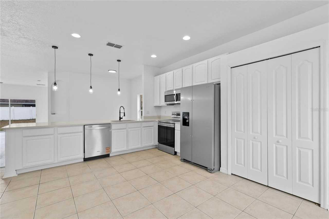 4406 Hidden Meadow Dr - Photo 6 of 32