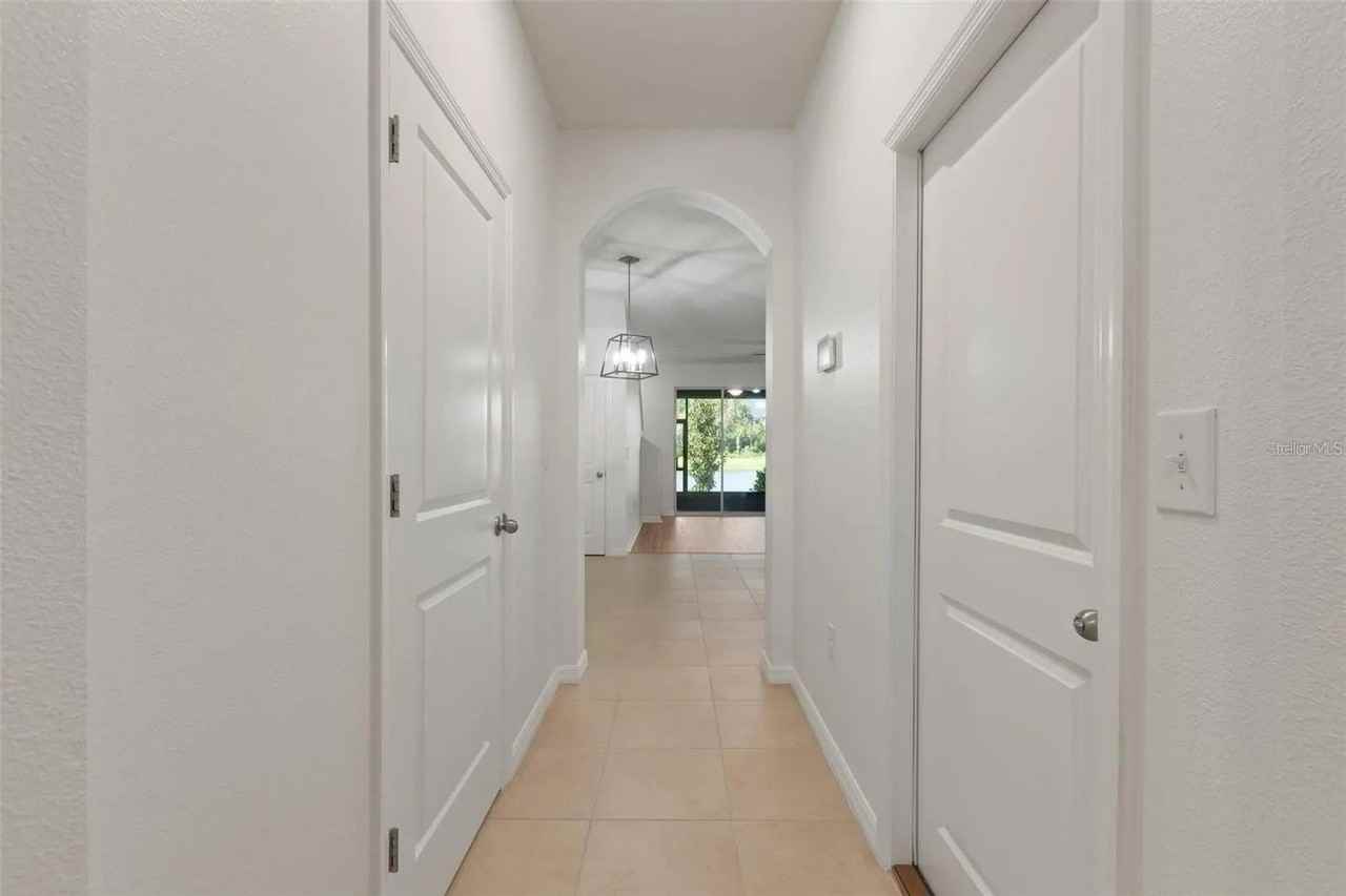 2879 Suncoast Blend Dr - Photo 4 of 35