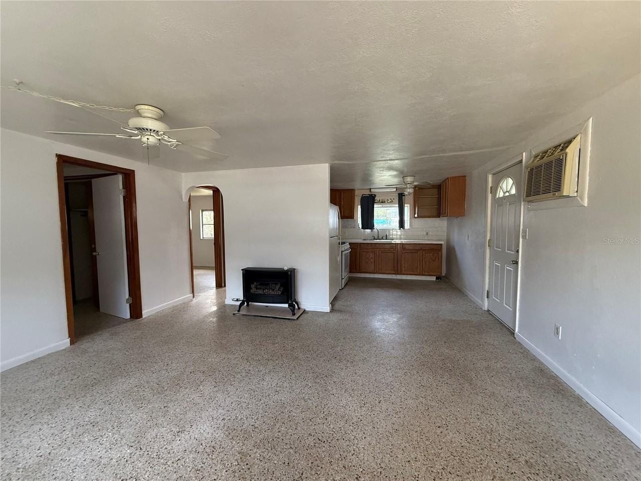6035 10th St - Photo 4 of 28