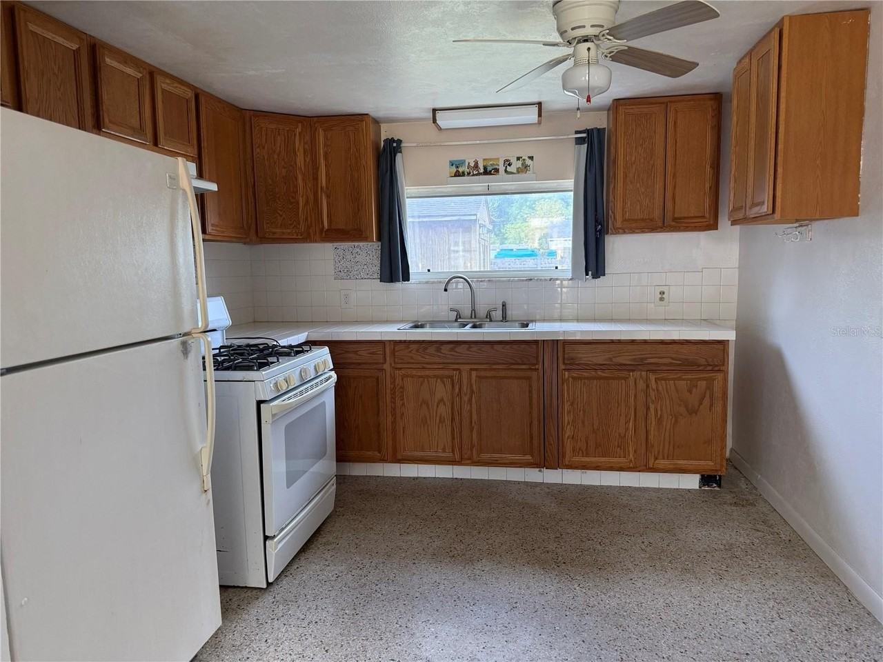 6035 10th St - Photo 5 of 28