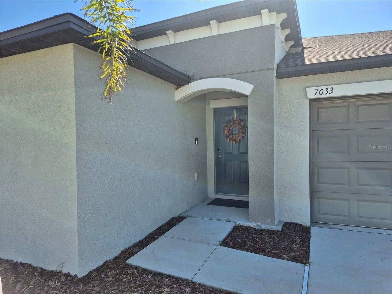 7033 King Creek Dr - Photo 2 of 23