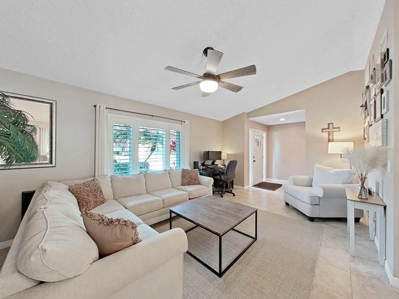 308 Hammock Dr - Photo 5 of 50