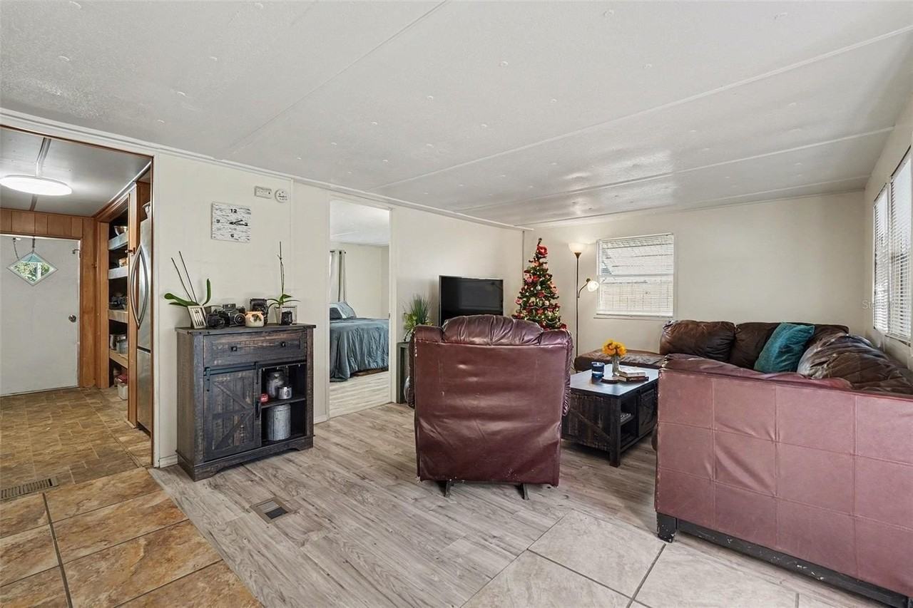 4654 Ryals Rd - Photo 5 of 45