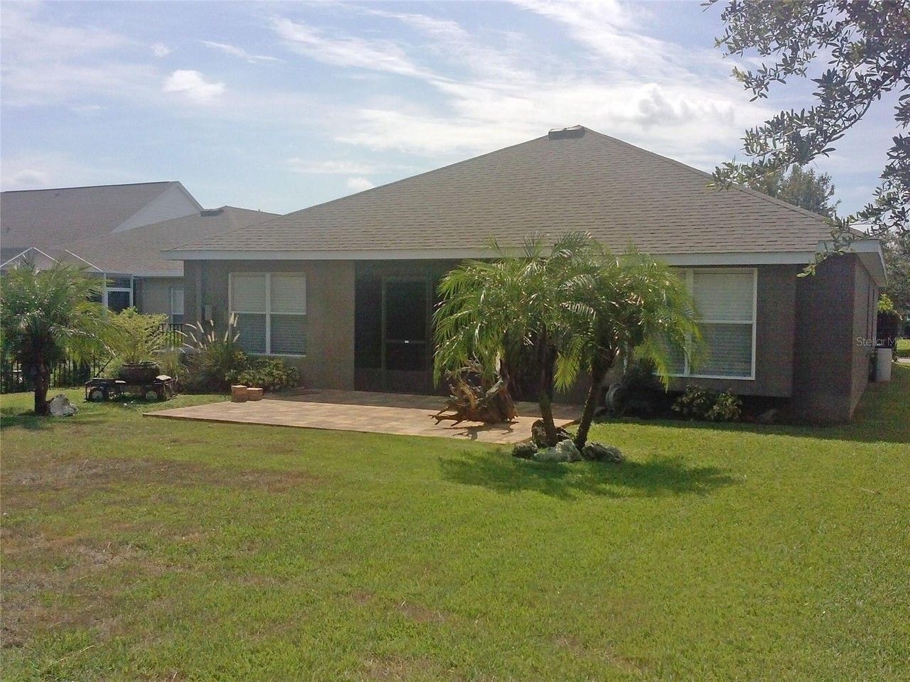 6433 Bridgecrest Dr - Photo 2 of 28