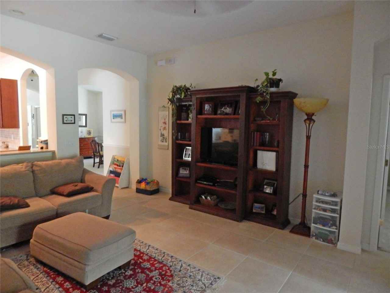 6433 Bridgecrest Dr - Photo 7 of 28