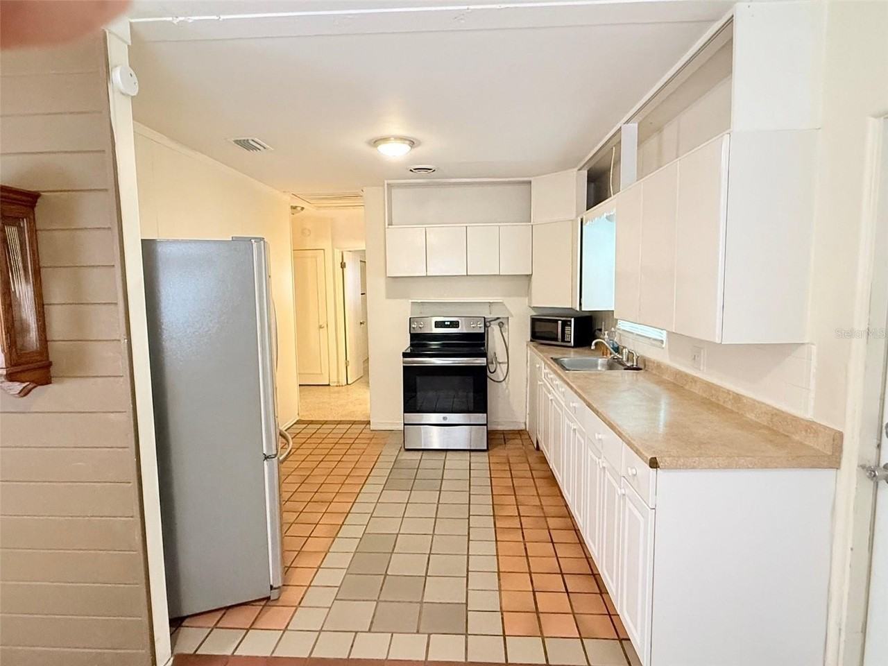 4819 Haines Rd N - Photo 7 of 21