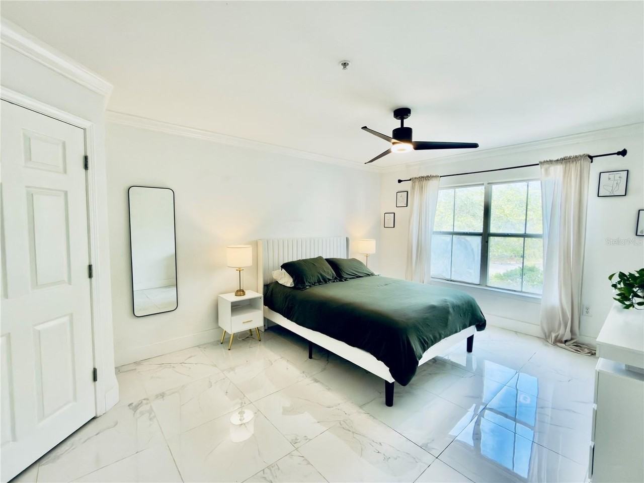 18111 Bridle Bit Ln - Photo 4 of 20