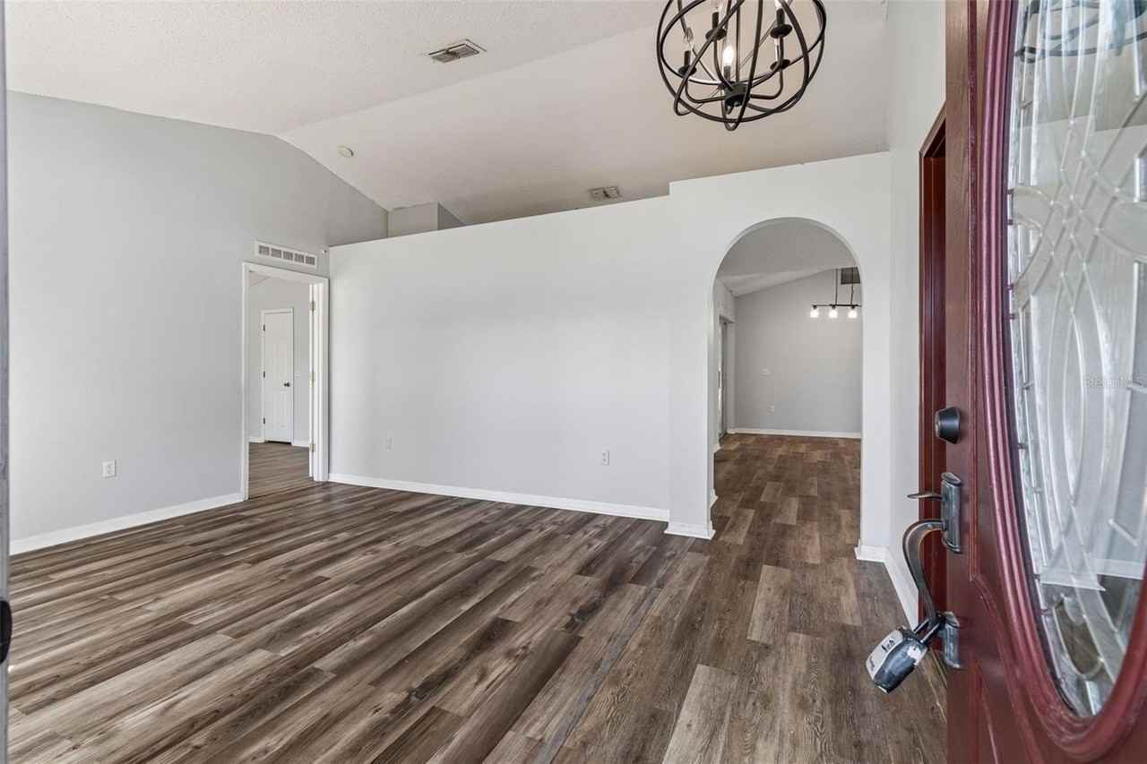 11067 Monarch St - Photo 2 of 31
